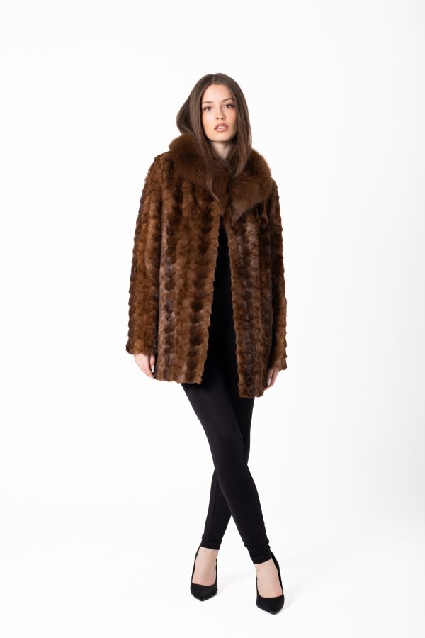 Futro z norki z kołnierzem z lisa