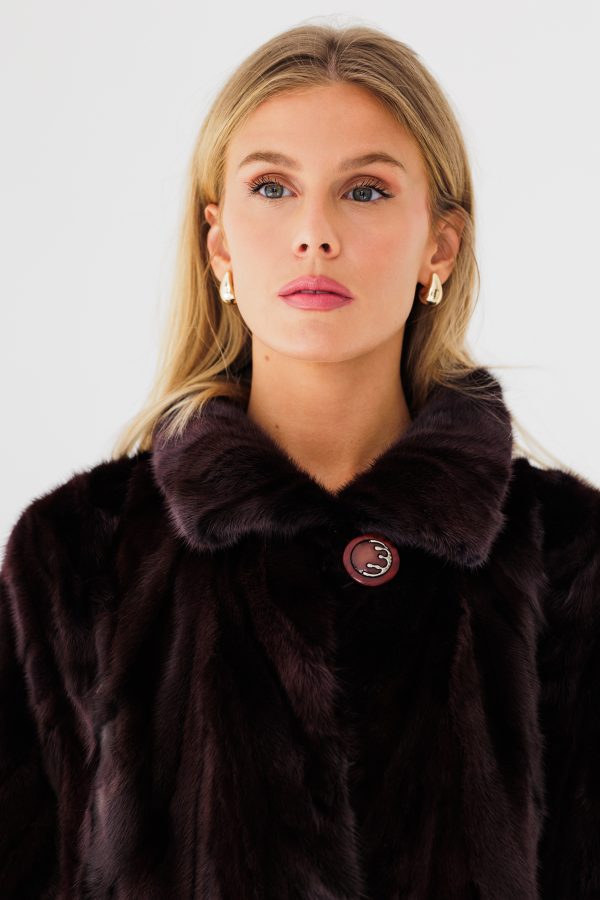 Bordowe futro z norki
